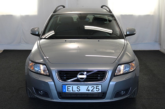 Volvo V50 4 of 5