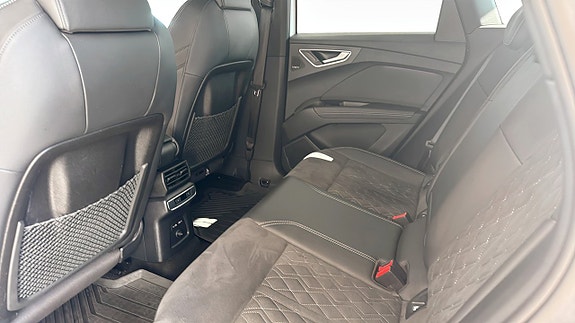 Audi Q4 e-tron 12 of 23