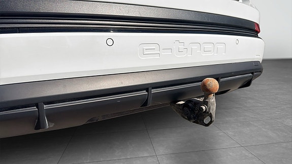 Audi Q4 e-tron 14 of 23