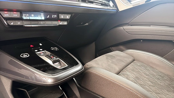 Audi Q4 e-tron 18 of 23