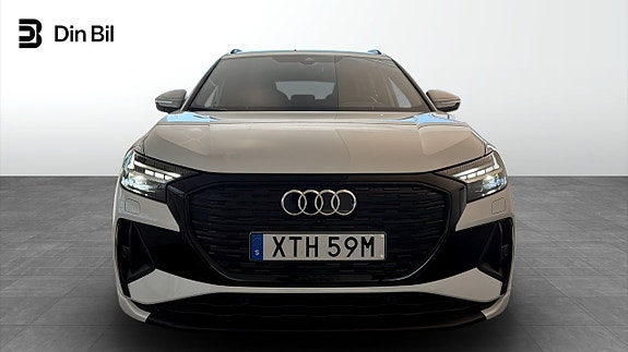 Audi Q4 e-tron 4 of 5