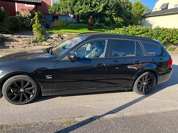 BMW 320d 2 of 7