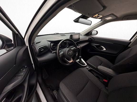 Toyota Yaris Cross 8 of 24