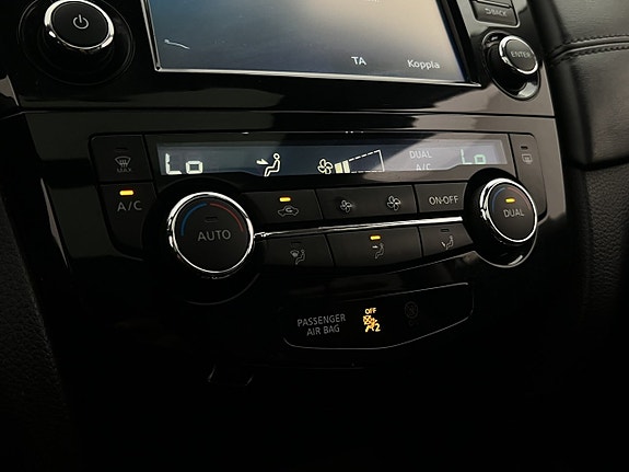 Nissan X-Trail 24 of 30