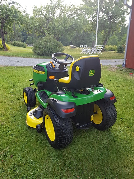 John Deere X165 3 of 5