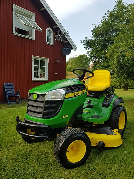 John Deere X165 2 of 5