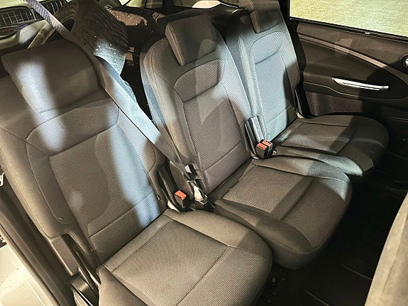 Ford S-MAX 8 of 18