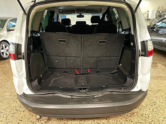 Ford S-MAX 17 of 18