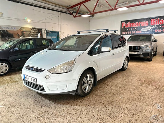 Ford S-MAX 3 of 5