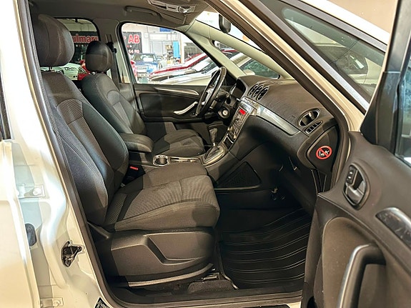 Ford S-MAX 7 of 18