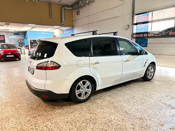 Ford S-MAX 4 of 5