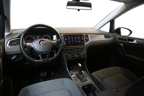Volkswagen Golf Sportsvan 12 of 26