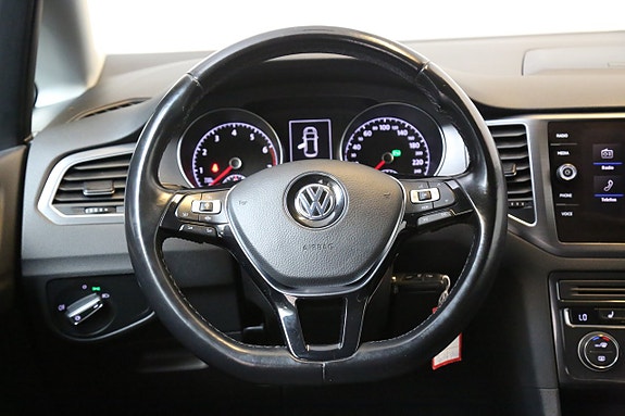 Volkswagen Golf Sportsvan 14 of 26