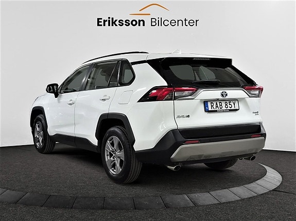 Toyota RAV4 4 of 23