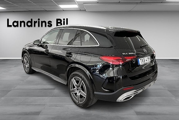 Mercedes-Benz GLC300 e 6 of 14