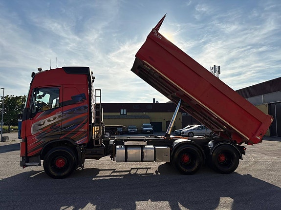 Volvo FH 550 Tippbil 2 of 11