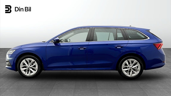 Skoda Octavia 2 of 5