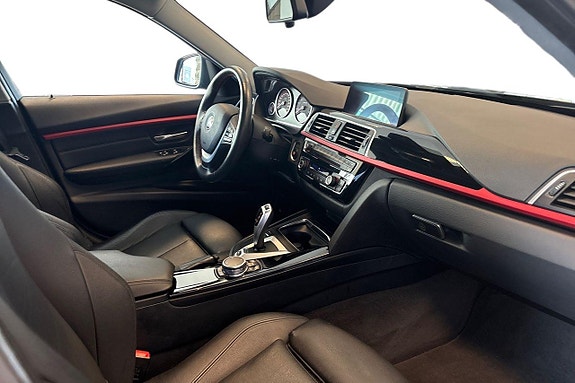 BMW 330e 14 of 24