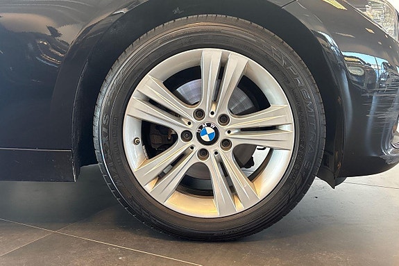 BMW 330e 10 of 24