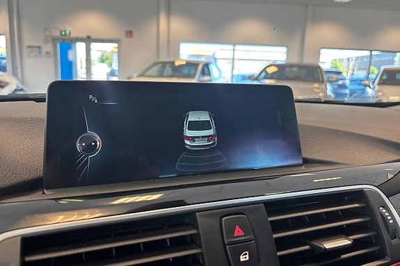 BMW 330e 19 of 24
