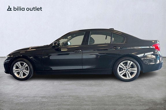 BMW 330e 3 of 24