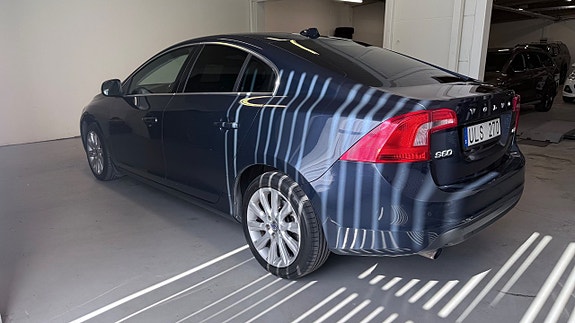 Volvo S60 4 of 5
