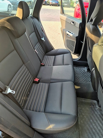 Volvo V50 9 of 19