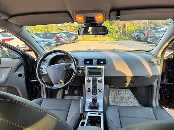 Volvo V50 7 of 19