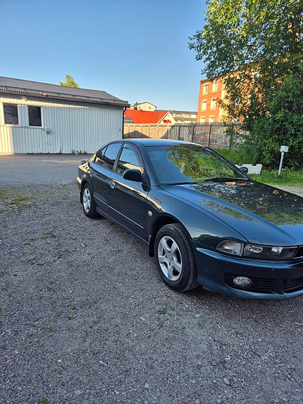 Mitsubishi Galant 2 of 5