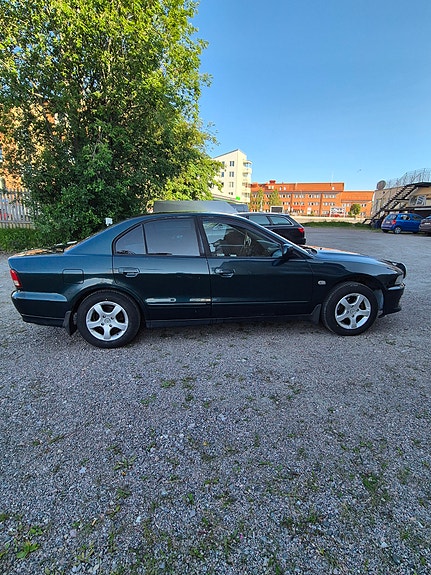 Mitsubishi Galant 5 of 5