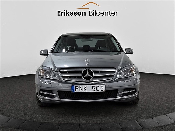 Mercedes-Benz C350 3 of 5