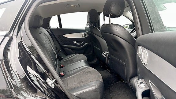 Mercedes-Benz GLC300 de 5 of 5