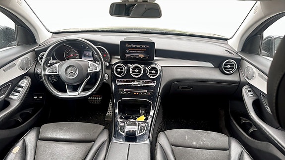 Mercedes-Benz GLC300 de 4 of 5