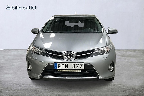 Toyota Auris 3 of 5