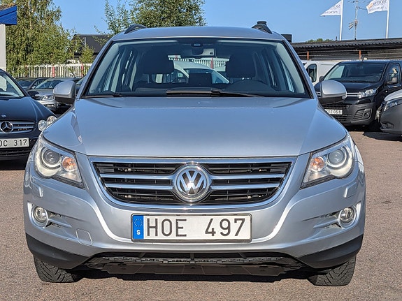 Volkswagen Tiguan 2 of 15