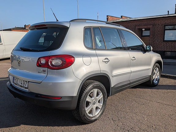 Volkswagen Tiguan 5 of 15