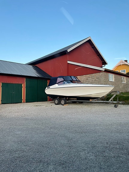 Infinity 23 bytes mot vattenskoter 2 of 3