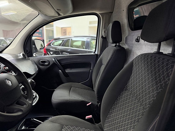 Renault Kangoo Express 12 of 16
