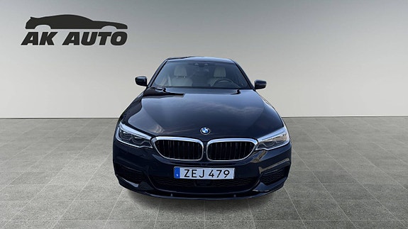 BMW 540i 3 of 5
