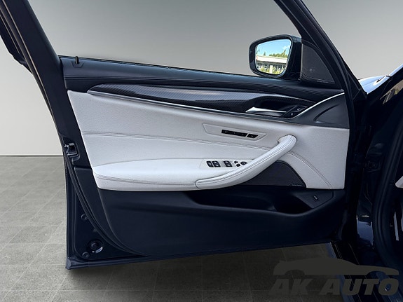 BMW 540i 8 of 9