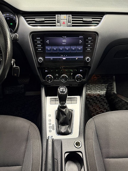 Skoda Octavia 14 of 19
