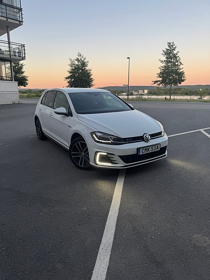 Volkswagen Golf VII 2 of 5