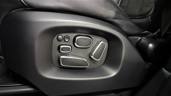 Land Rover Range Rover Sport 22 of 29