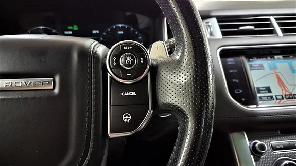 Land Rover Range Rover Sport 17 of 29