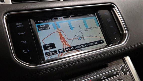 Land Rover Range Rover Sport 24 of 29