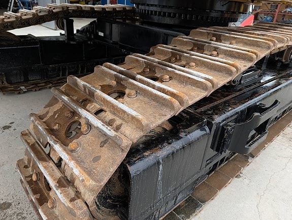 CAT 352 9 of 11