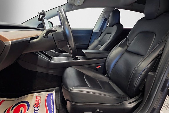 Tesla Model 3 8 of 12
