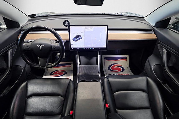 Tesla Model 3 7 of 12