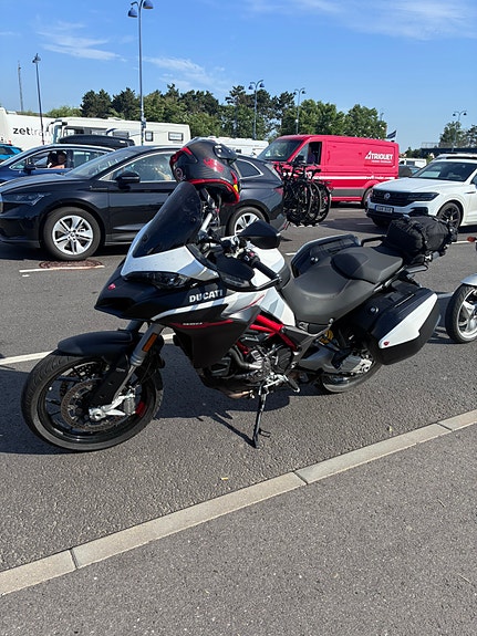 Ducati Multistrada V2 3 of 5