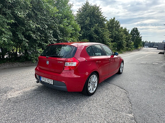 BMW 120i 6 of 8